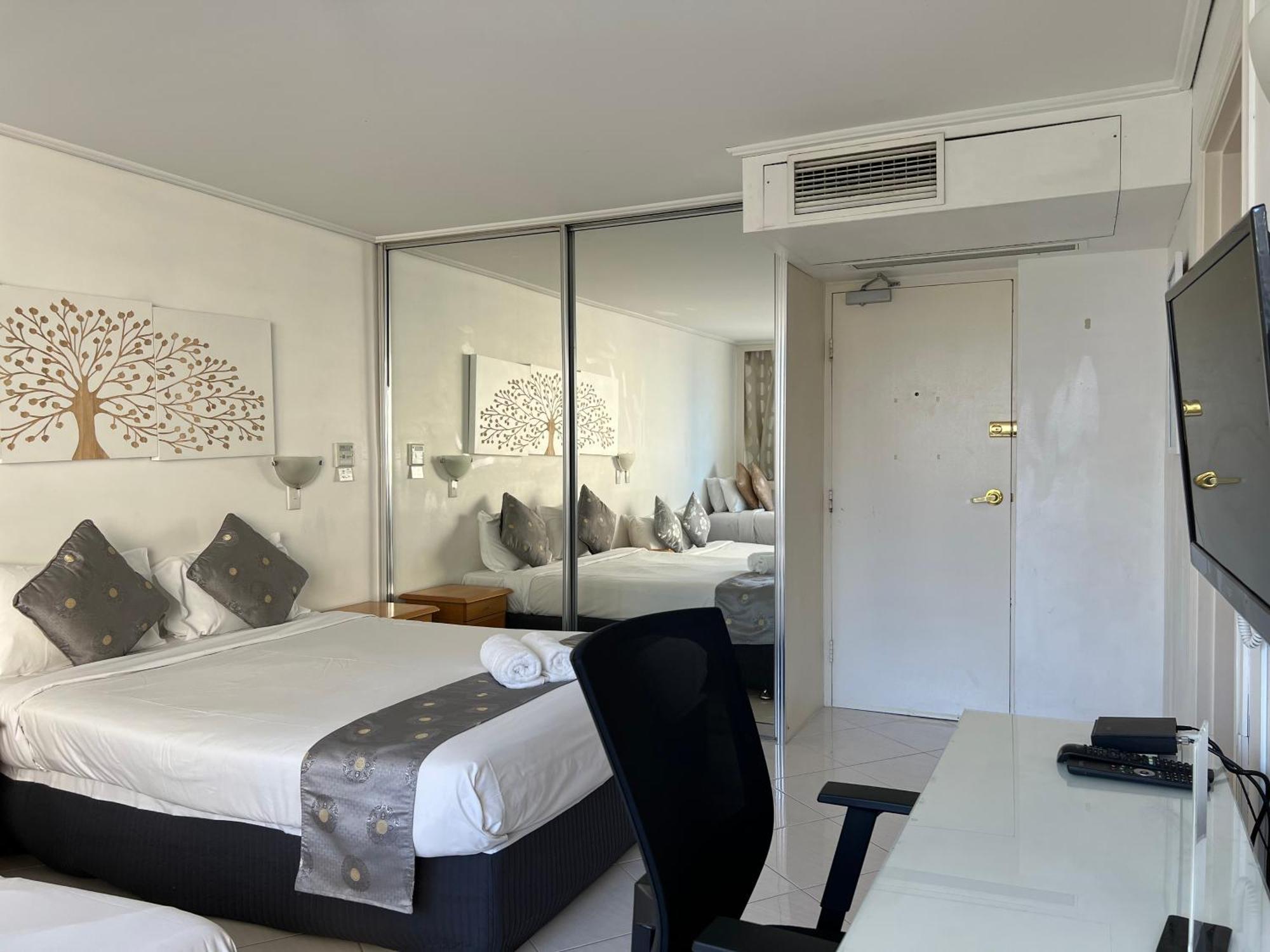 Sydney Hyde Park Private Apartments By Paxsafe الغرفة الصورة